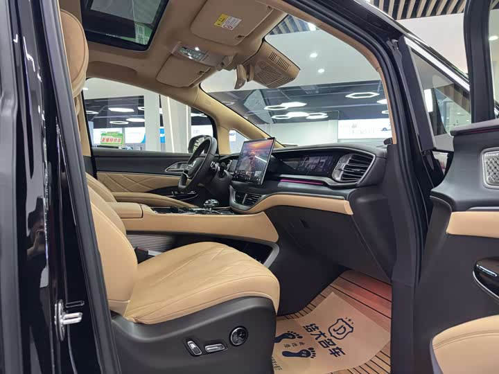 Denza D9 2025 2025款 DM-i 智驾版 1020 四驱旗舰型