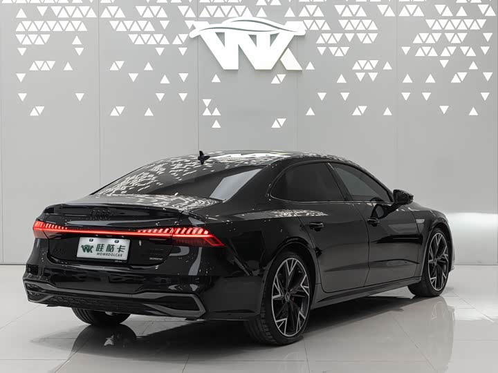 Audi A7L 2024 2024款 45 TFSI quattro S-line 黑武士版