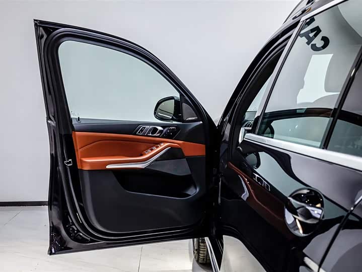 BMW X7 2023 2023款 xDrive40i 尊享型M运动套装