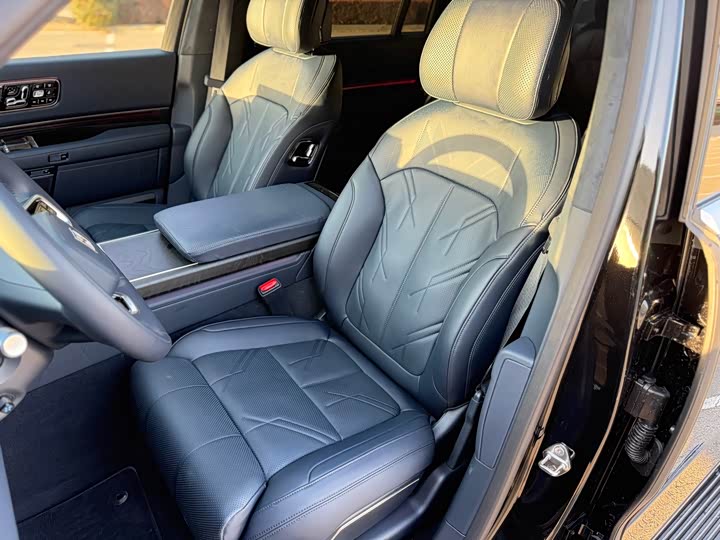 Zeekr 9X 2025 2025款 Ultra版 70kWh