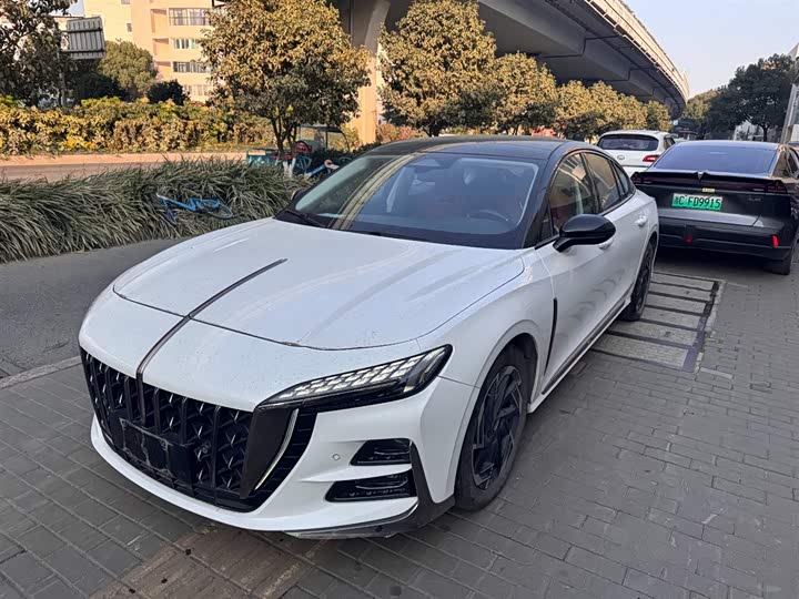 Hongqi H6 2023 2023款 2.0T 致逸版