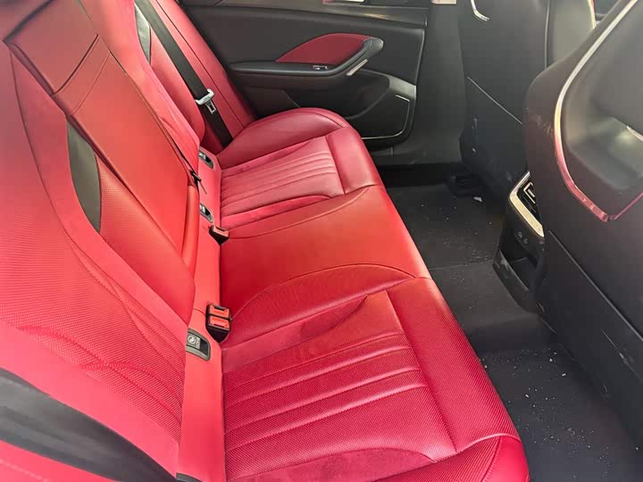 Hongqi H6 2023 2023款 2.0T 致逸版