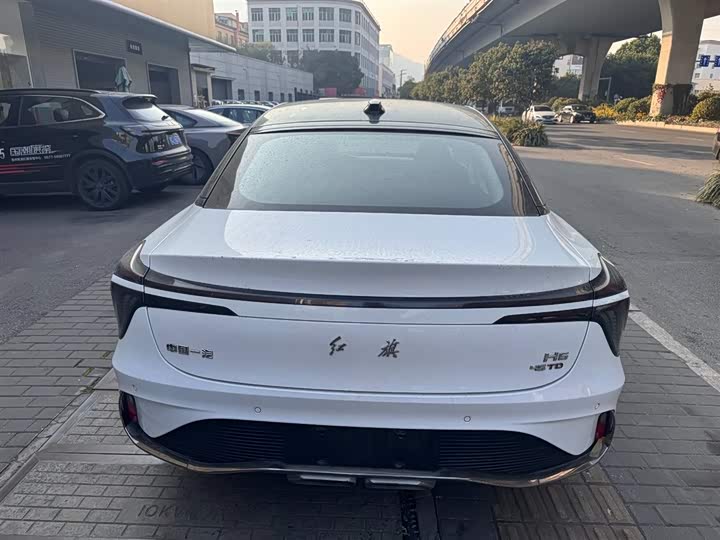 Hongqi H6 2023 2023款 2.0T 致逸版