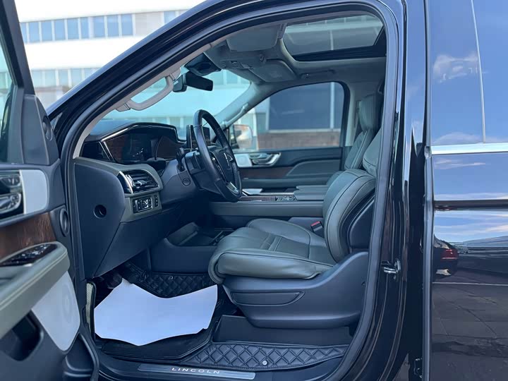 Lincoln Navigator 2022 2022款 3.5T 总统版
