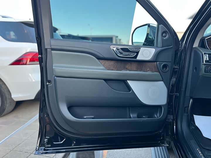 Lincoln Navigator 2022 2022款 3.5T 总统版