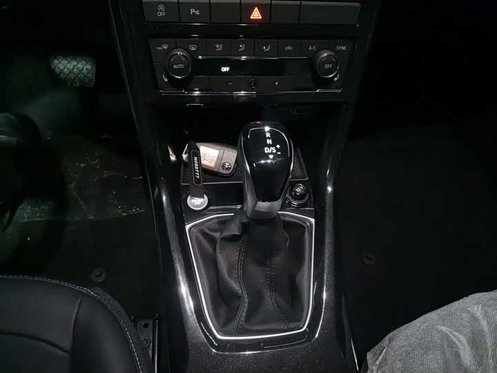 Volkswagen Tharu 2026 2026款 新锐 300TSI 锐享版