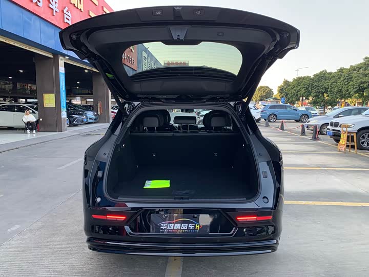 Zeekr 7X 2025 2025款 100kWh 长续航后驱智驾版