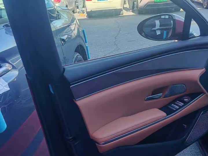 BYD Han L 2025 2025款 DM-p 四驱激光雷达旗舰型