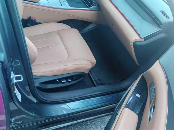 BYD Han L 2025 2025款 DM-p 四驱激光雷达旗舰型