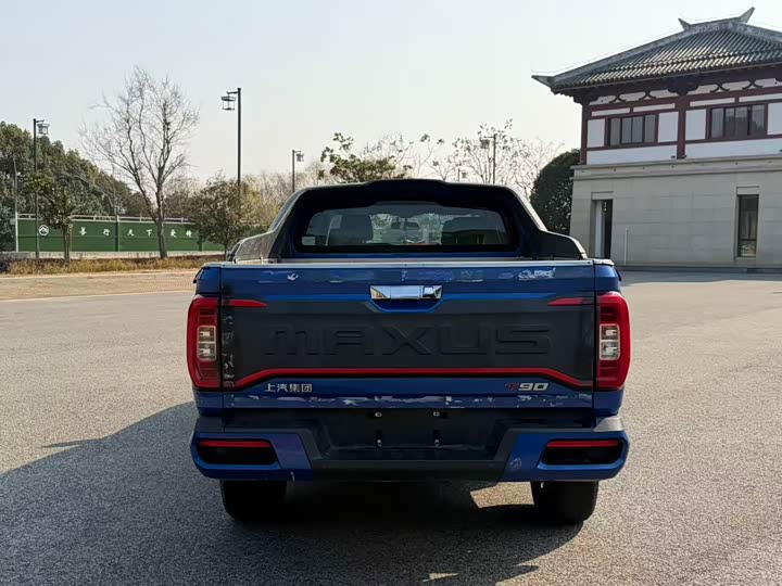 Maxus T70 2021 2021款 2.0T柴油自动两驱豪华版长箱高底盘