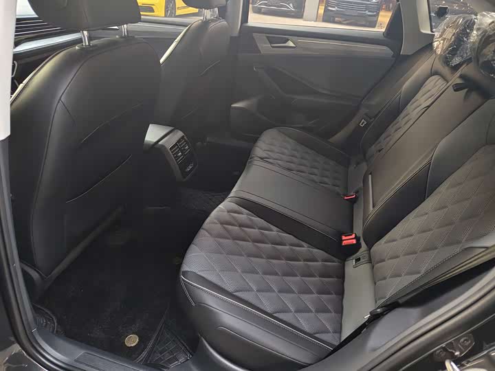 Volkswagen Sagitar L 2025 2025款 300TSI DSG超越版