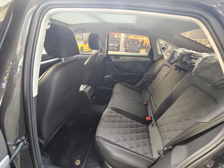 Volkswagen Sagitar L 2025 2025款 300TSI DSG超越版