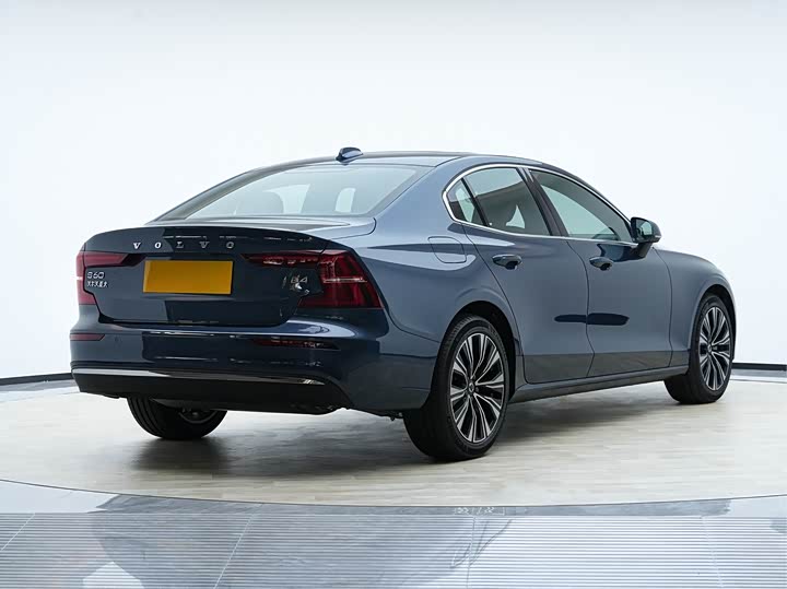 Volvo S60 2026 2026款 B4 智远豪华版