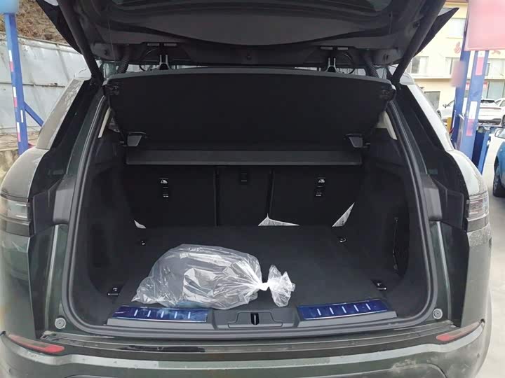 Land Rover Range Rover Evoque L 2026 2026款 揽胜极光 L SE