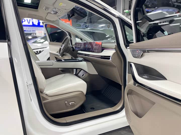 Maxus Mifa 7 2024 2024款 605km 高山加长续航版 七座