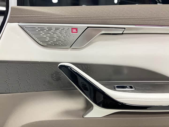 Maxus Mifa 7 2024 2024款 605km 高山加长续航版 七座