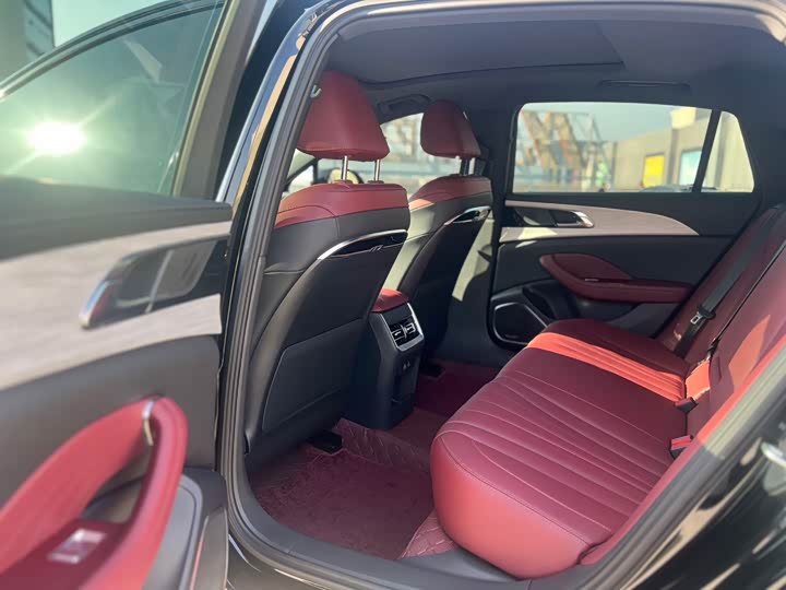 Hongqi H5 2025 2025款 2.0T 自动玄影200万辆纪念版