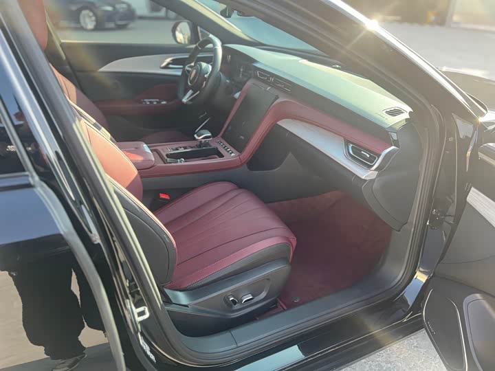 Hongqi H5 2025 2025款 2.0T 自动玄影200万辆纪念版