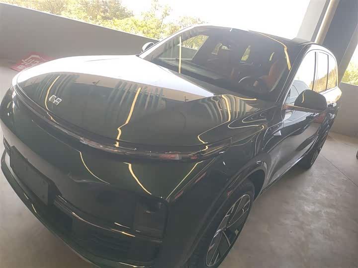 LiXiang L8 2025 2025款 Ultra 智能焕新版