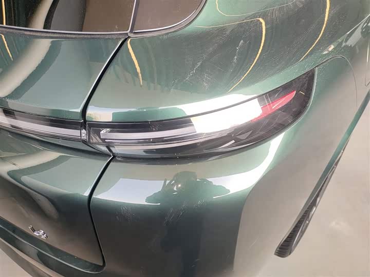 LiXiang L8 2025 2025款 Ultra 智能焕新版