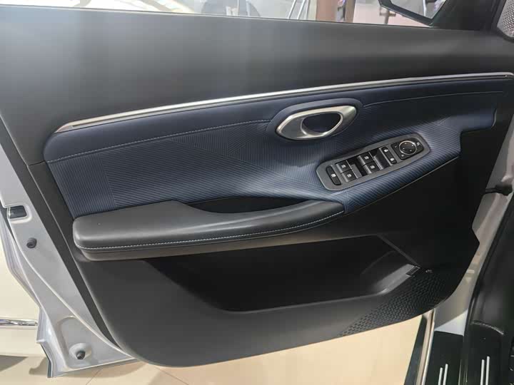 GAC Trumpchi GS3 2023 2023款 影速 270T 劲智版