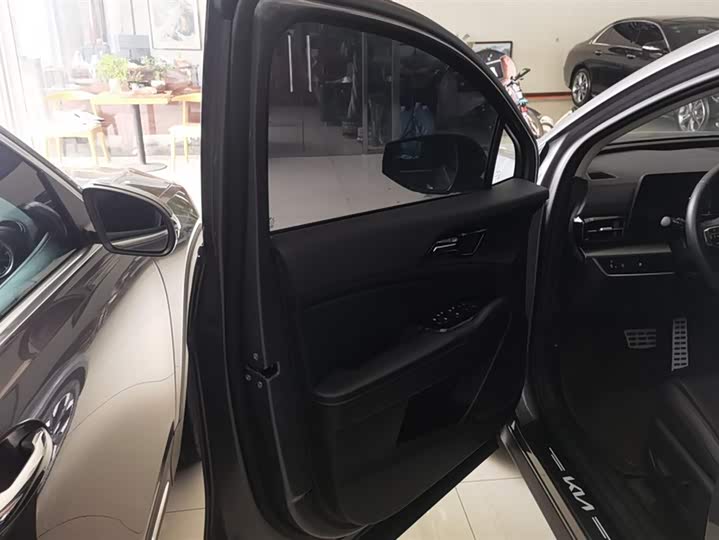 Kia Sportage 2023 2023款 2.0T 两驱尊贵版