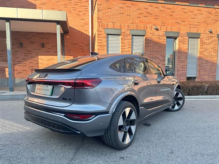 2026 Audi Q6L e-tron Sportback