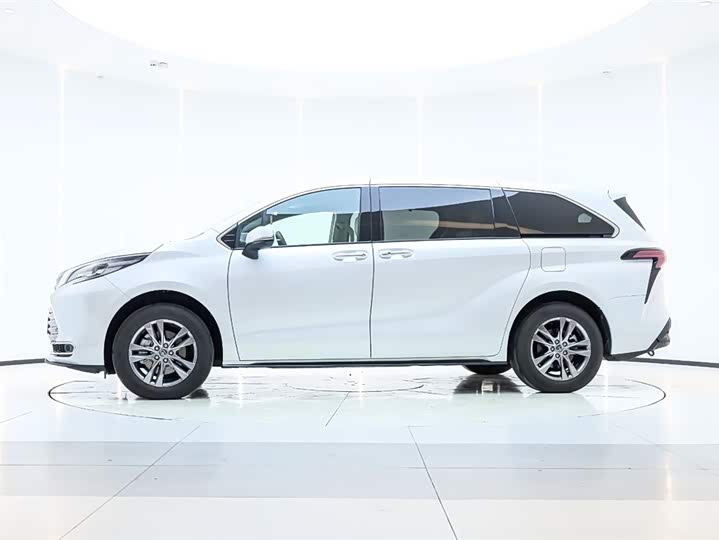 Toyota Sienna 2026 2026款 2.5L 双擎四驱尊贵版