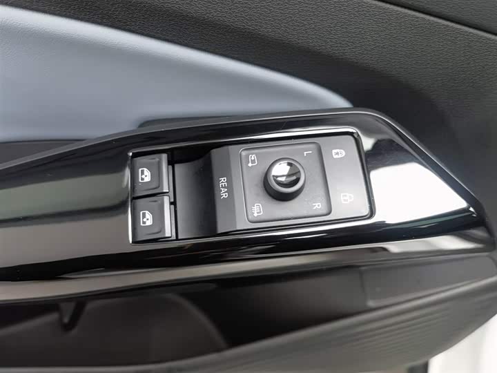 Volkswagen ID.4 X 2025 2025款 聪明款 纯净智享版