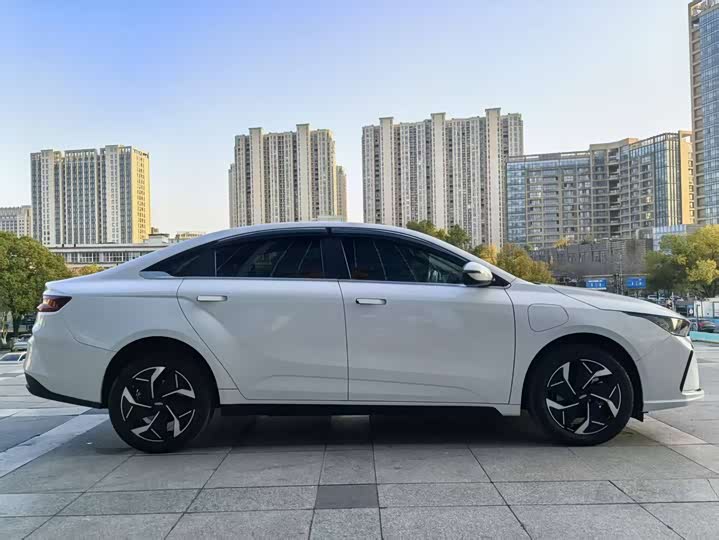 Geely Geometry G6 2024 2024款 500KM 尊贵型