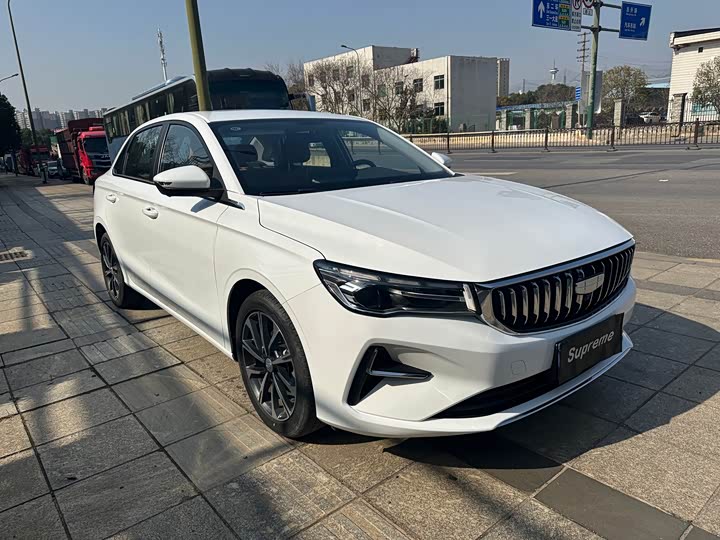 Geely Emgrand 2025 2025款 第4代 1.5L CVT星耀版