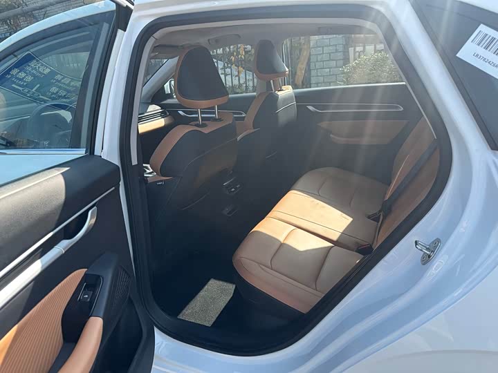 Geely Emgrand 2025 2025款 第4代 1.5L CVT星耀版