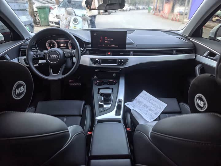 Audi A4L 2025 2025款 200万辆悦享版 40 TFSI 时尚动感型