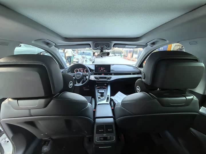 Audi A4L 2025 2025款 200万辆悦享版 40 TFSI 时尚动感型