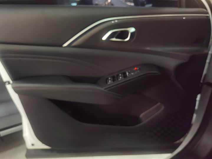 Haval Ruge Max 2023 2023款 1.5L Hi4 105 四驱精英版