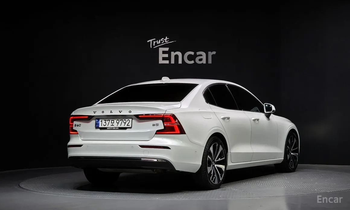Volvo S60 2019 B5 Ultimate Bright