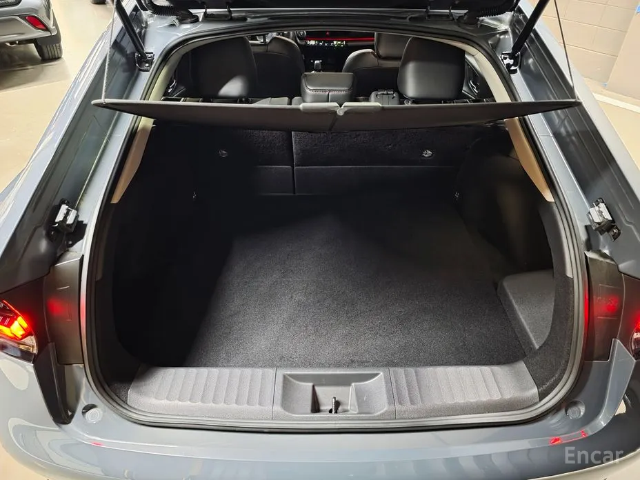 Toyota Prius 2023 2.0 PHEV XSE