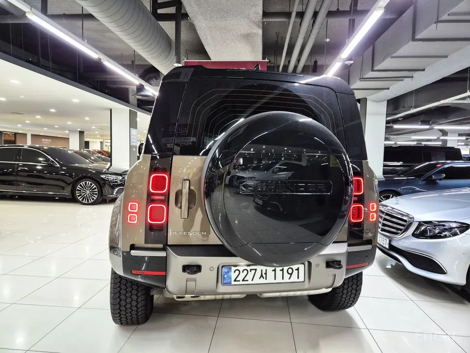 Land Rover Defender 2020 110 D250 X-Dynamic SE