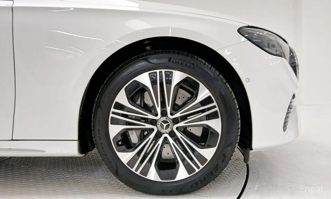 Mercedes-Benz E-Class 2024 E350e 4MATIC