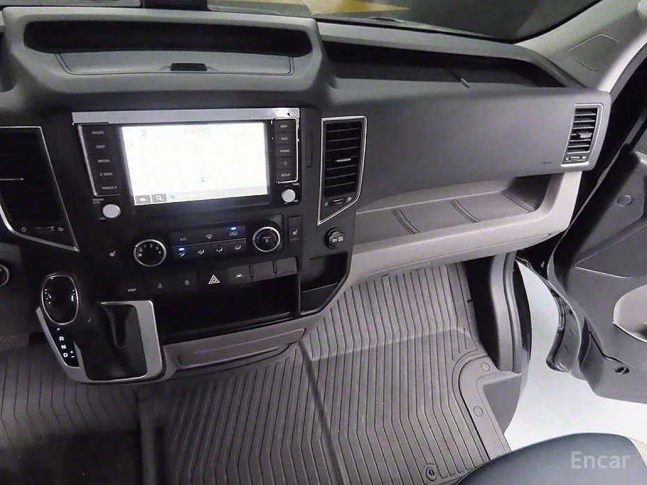 Hyundai Solati 2015 15-seater