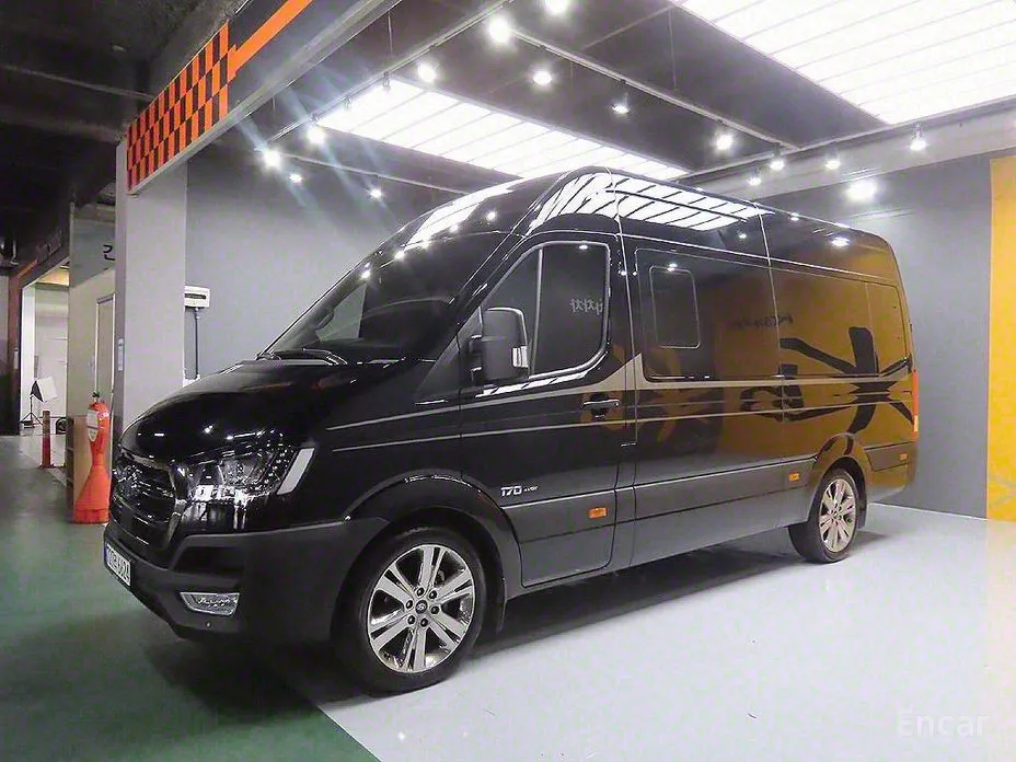 Hyundai Solati 2015 15-seater