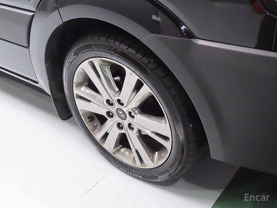 Hyundai Solati 2015 15-seater