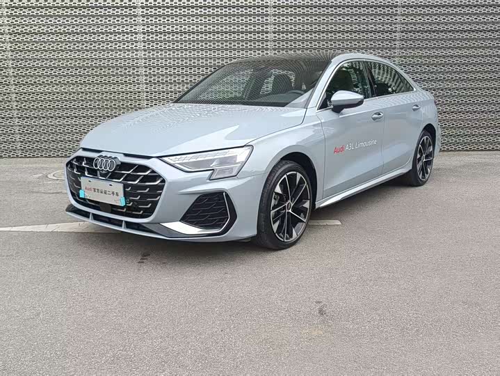 Audi A3 2025 2025款 A3L Limousine 35TFSI 飞驰尊享型