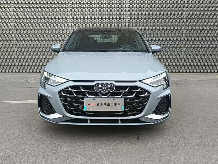 Audi A3 2025 2025款 A3L Limousine 35TFSI 飞驰尊享型