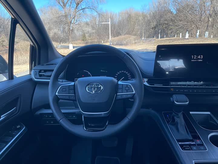 Toyota Sienna 2026 2026款 2.5L 双擎两驱尊贵版
