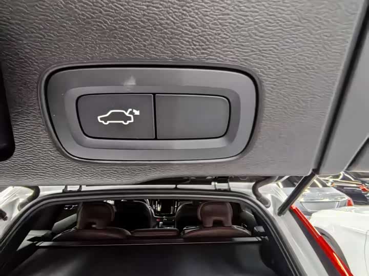 Volvo XC60 2025 2025款 B5 四驱智逸豪华版