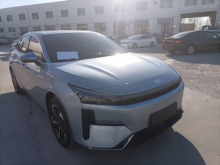 Geely Galaxy L6 2025 2025款 EM-i 140km 星舰版