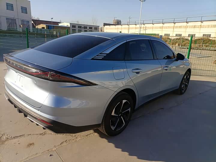 Geely Galaxy L6 2025 2025款 EM-i 140km 星舰版