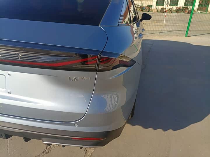 Geely Galaxy L6 2025 2025款 EM-i 140km 星舰版