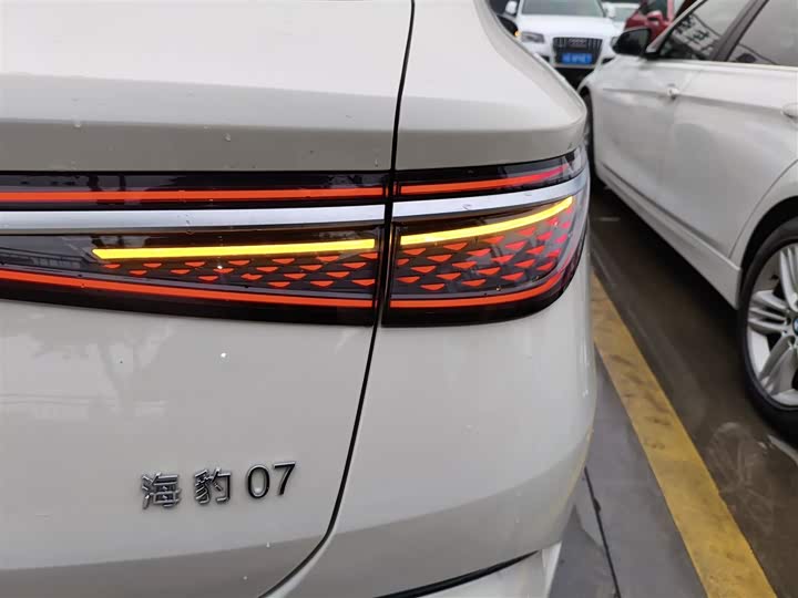 BYD Seal 07 DM-i Hybrid 2025 2025款 DM-i 1.5L 125km 豪华型